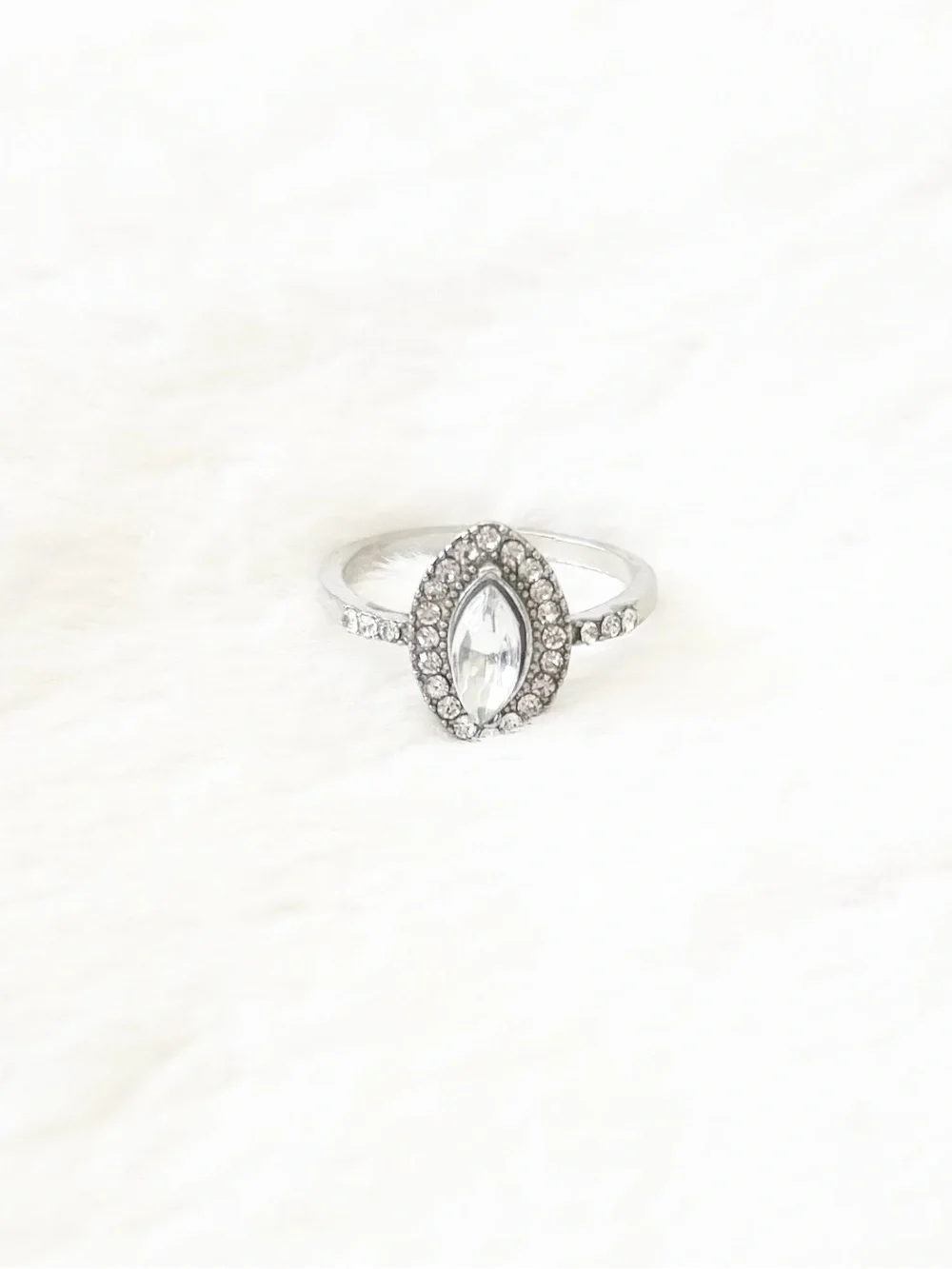 5/$15 🩷 MUST BUNDLE Silver Marquise Style Halo Crystal Ring - Women Jewelry